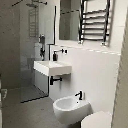 Ca' 2810 Vacation Apartment Baveno